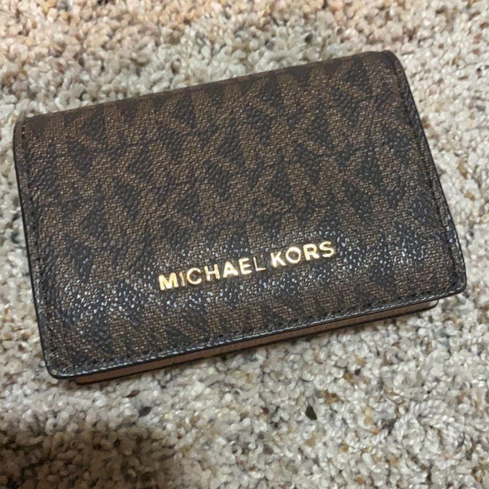 Like new Michael kors card wallet